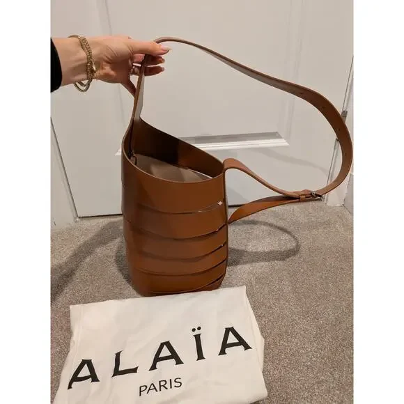 100% BRAND NEW - ALAIA Babel Brown Medium HandBag Bag $2980R! - Picture 2 of 14